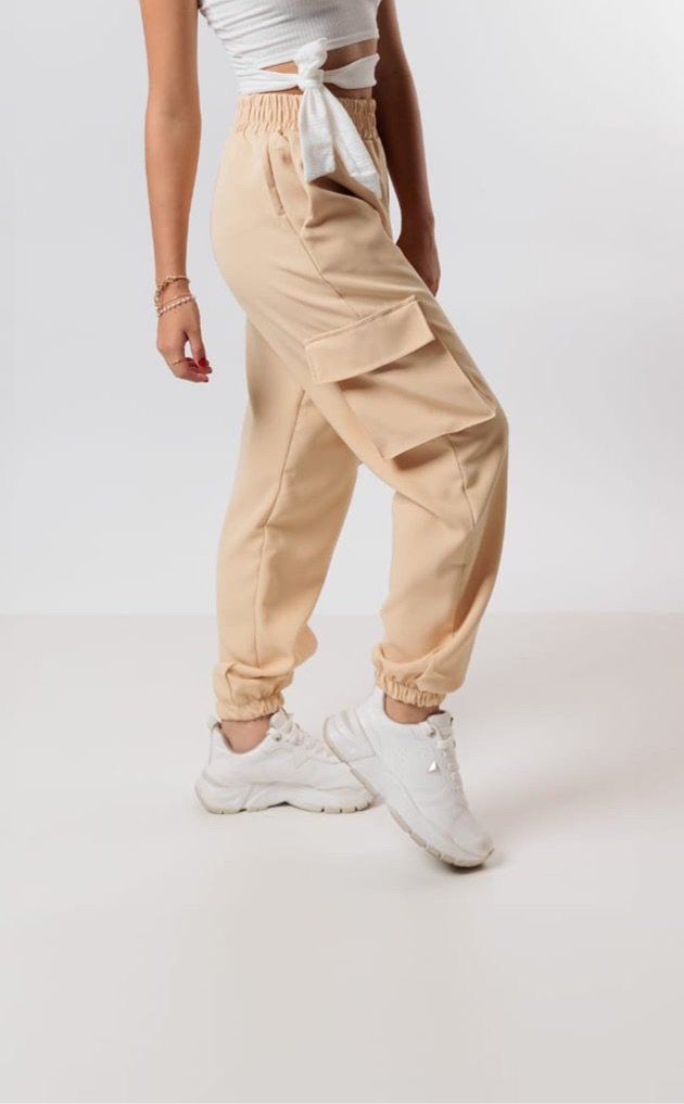 Calça joguer cargo/tecido alfaiataria